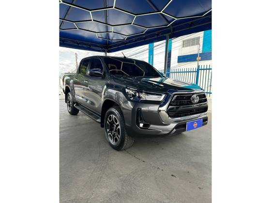 TOYOTA HILUX 2.8 D-4D TURBO DIESEL CD SRX 4X4 AUTOMÁTICO